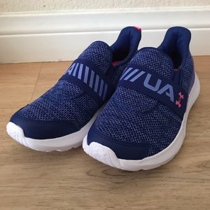 Under Armour slip on tennis shoe, size 1 Youth